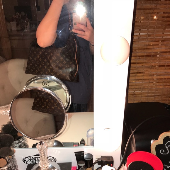 Authentic Louis Vuitton Sully Monogram - Picture 6 of 7